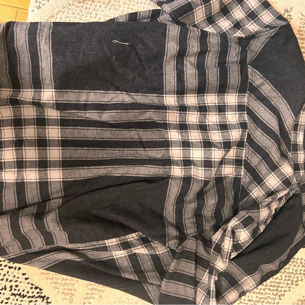 STANDARD/CLOTH: men’s size small black and grey flannel